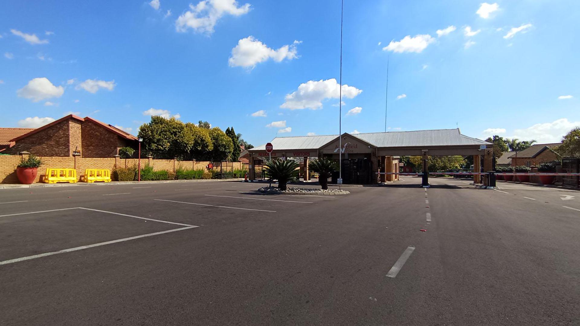 Front View of property in Amberfield