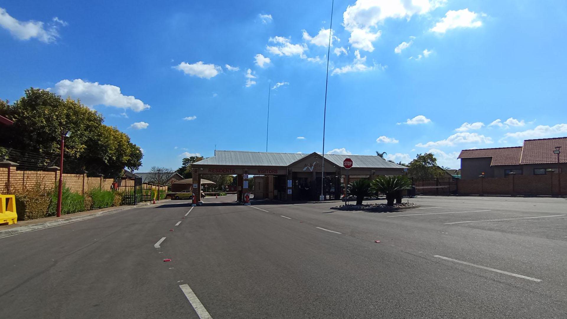 Front View of property in Amberfield