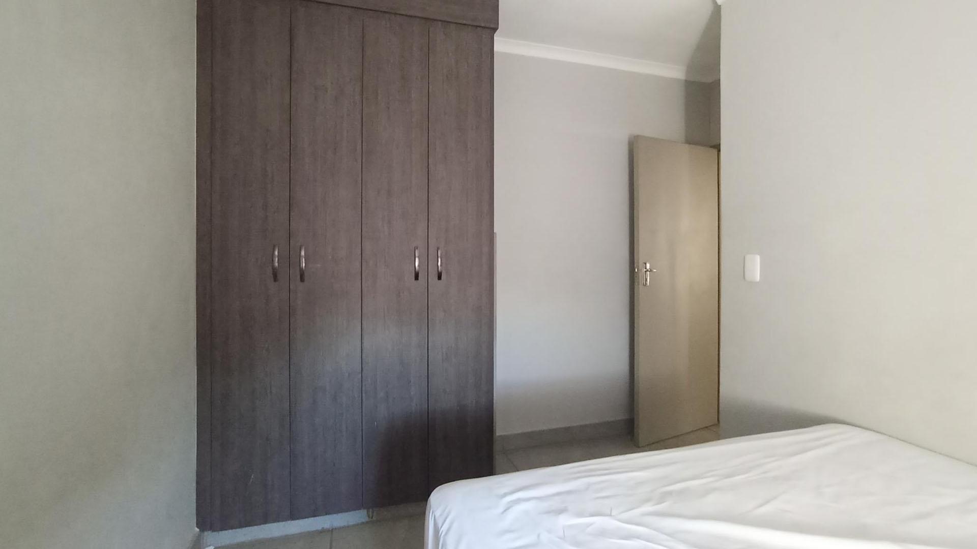 Bed Room 2 - 10 square meters of property in Andeon