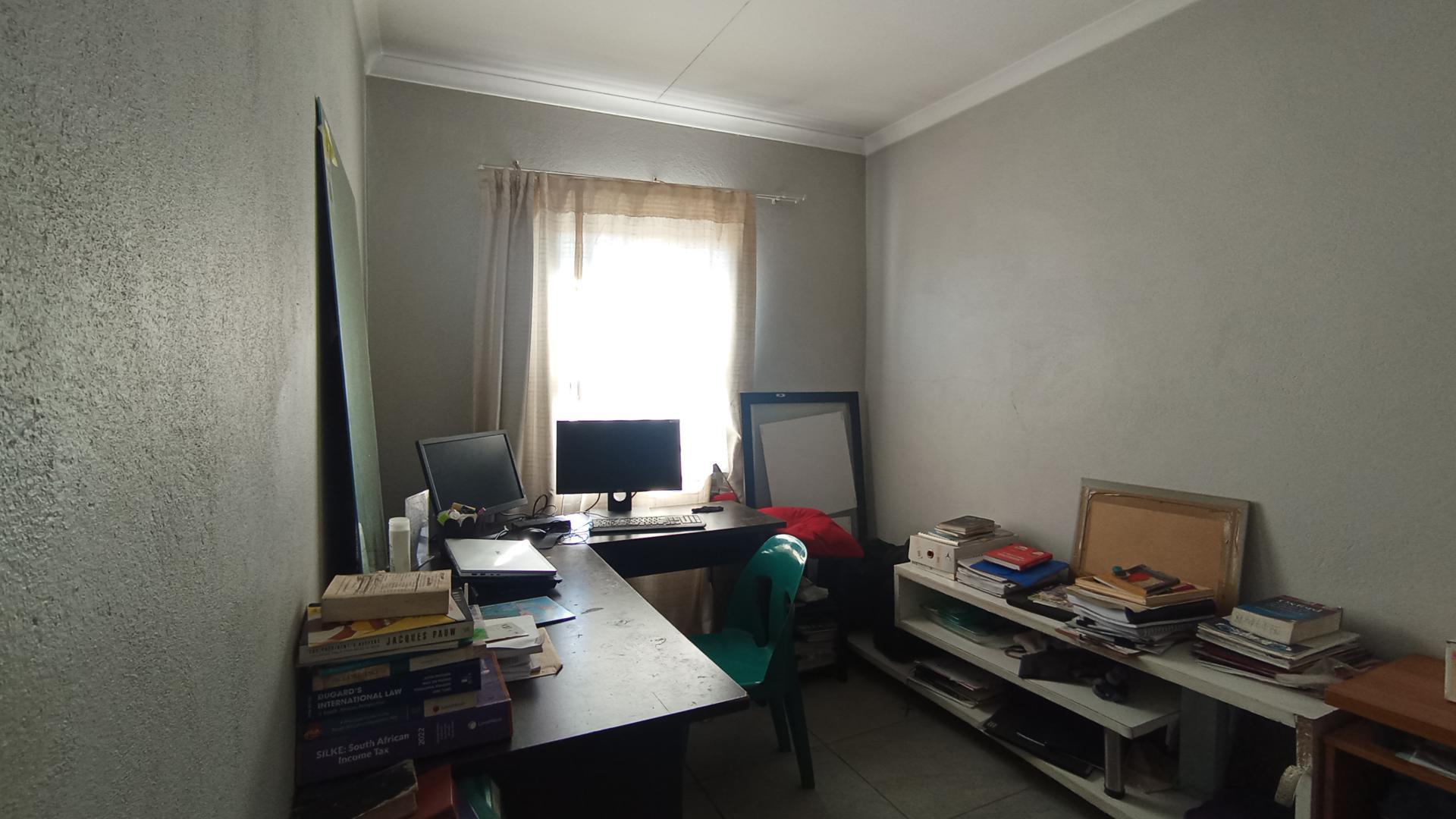Study - 10 square meters of property in Andeon