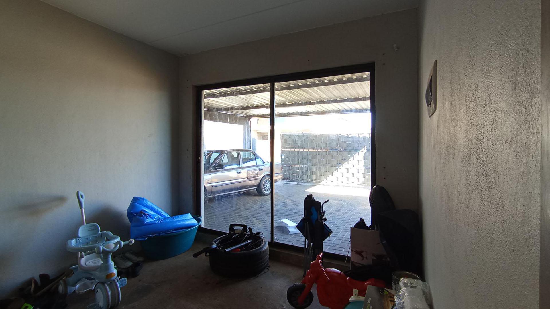 Store Room - 21 square meters of property in Andeon
