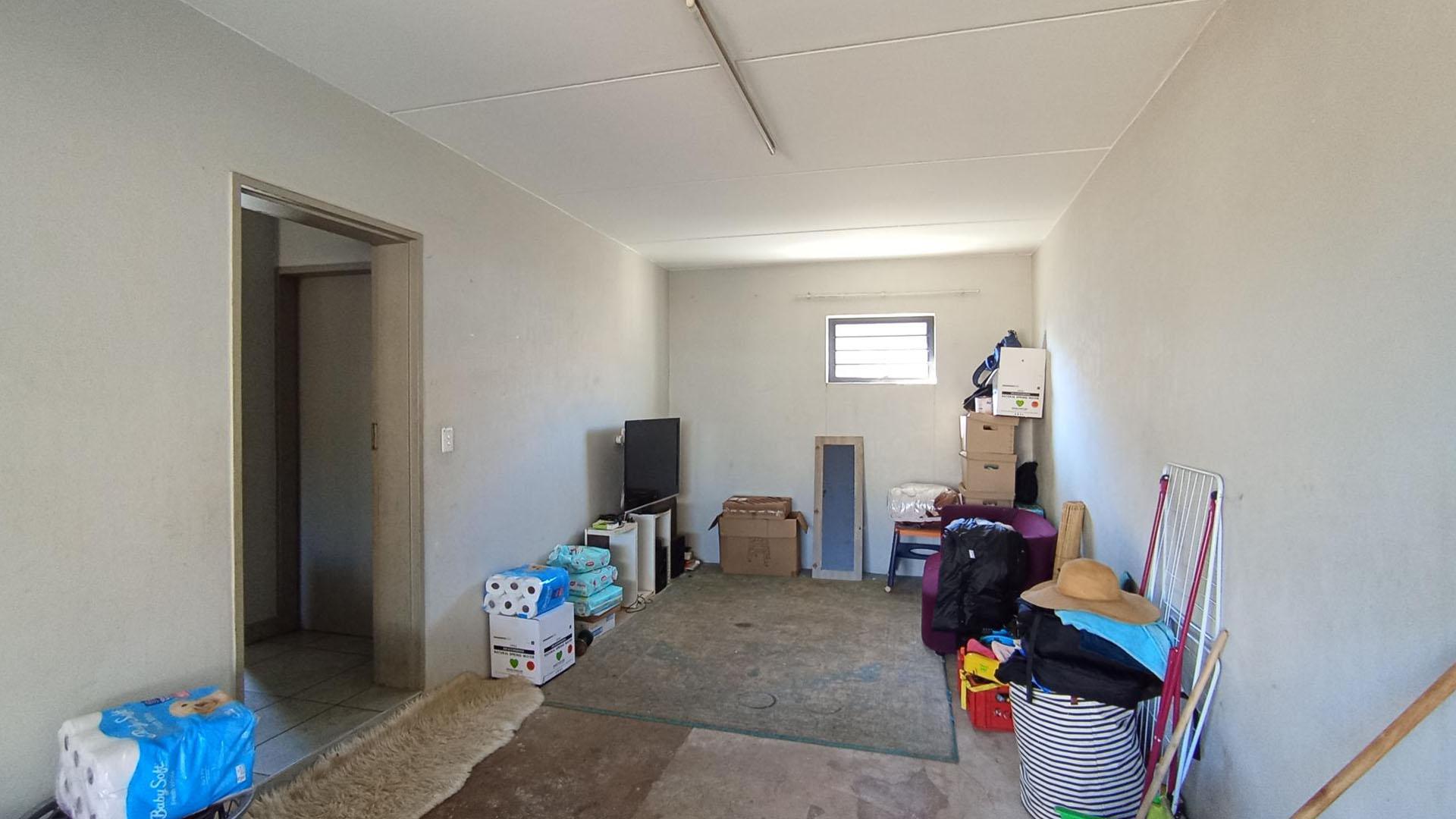 Store Room - 21 square meters of property in Andeon