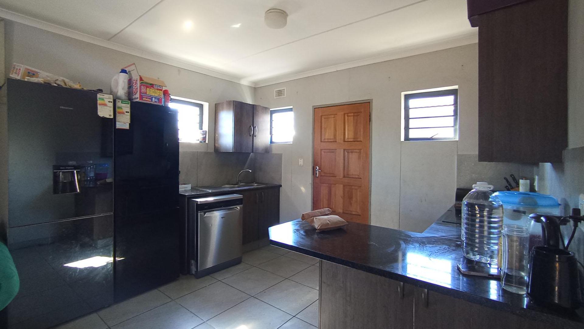 Kitchen - 11 square meters of property in Andeon