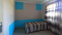 Bed Room 1 - 10 square meters of property in Andeon