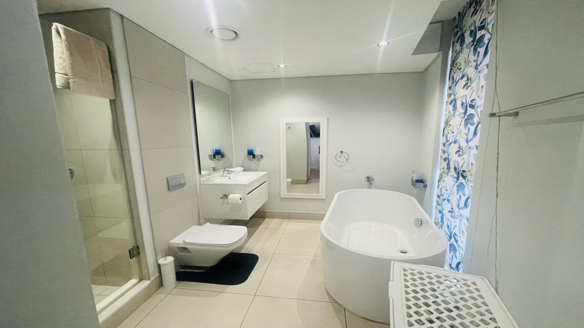 Bathroom 1 of property in Jukskei View