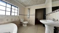 Bathroom 1 of property in Atteridgeville