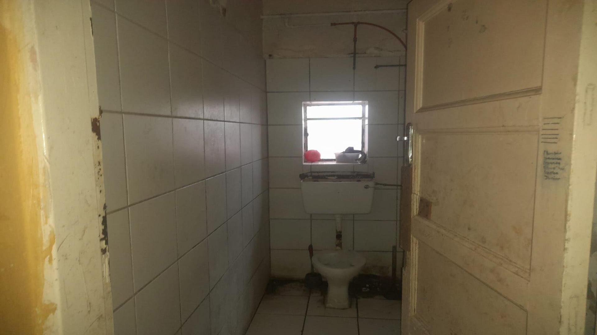 Bathroom 1 of property in Bellevue