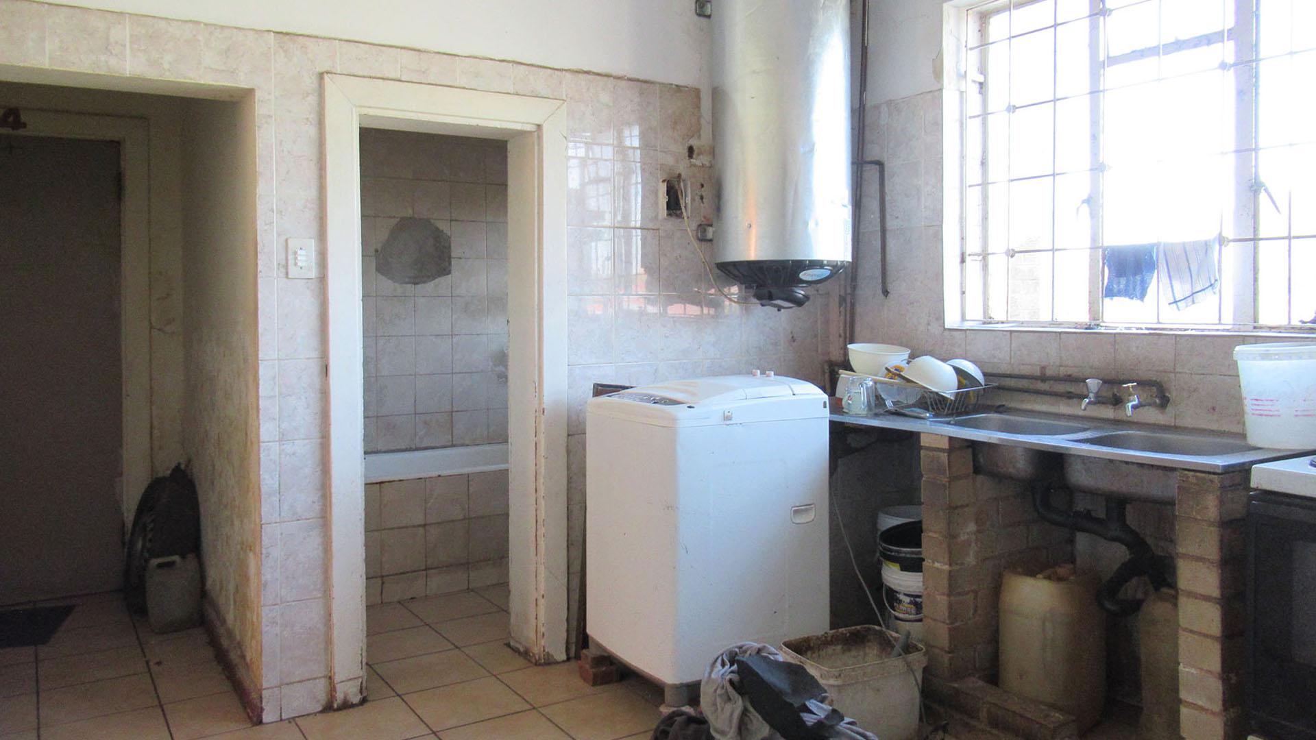 Kitchen - 38 square meters of property in Bellevue