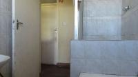 Bathroom 3+ - 7 square meters of property in Bellevue