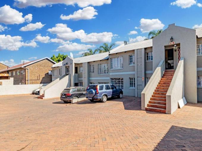 2 Bedroom Apartment for Sale For Sale in Windsor East - MR712333