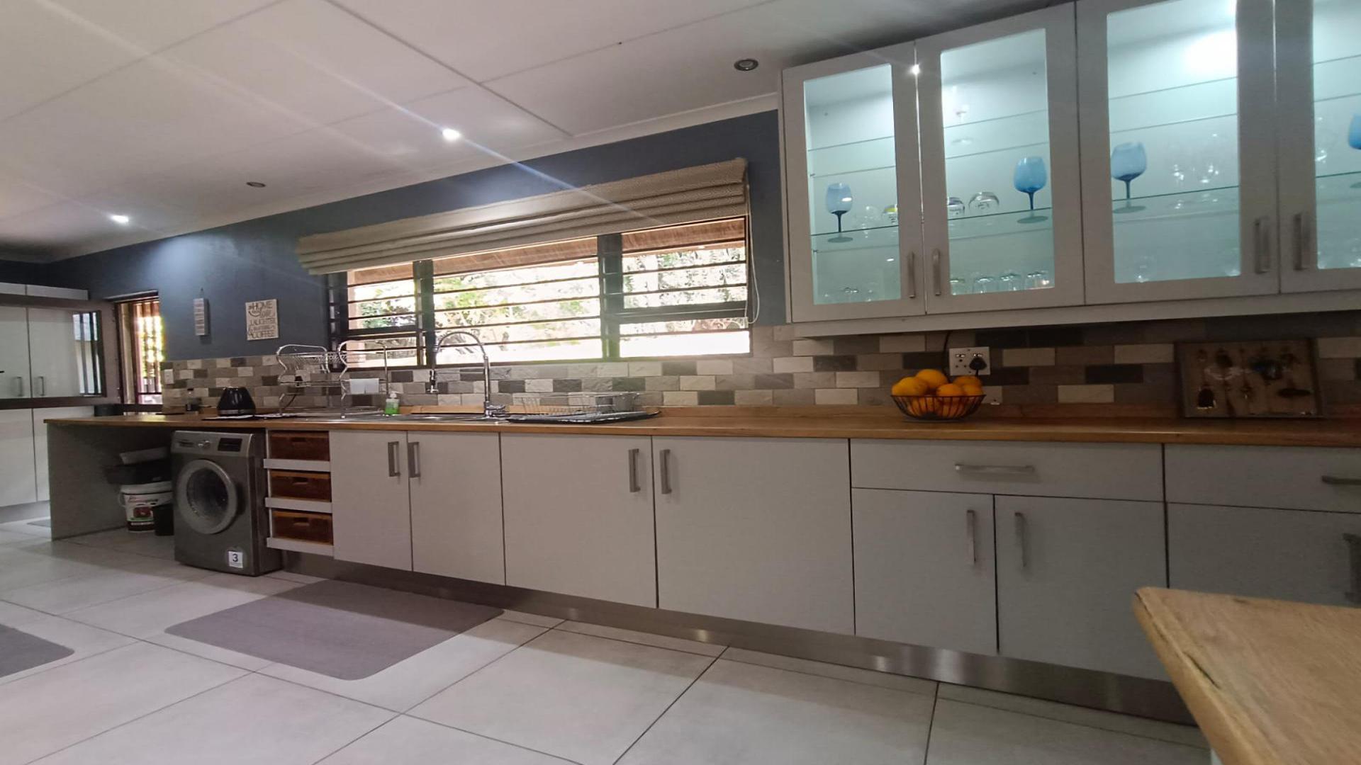 Kitchen of property in Weltevreden Park