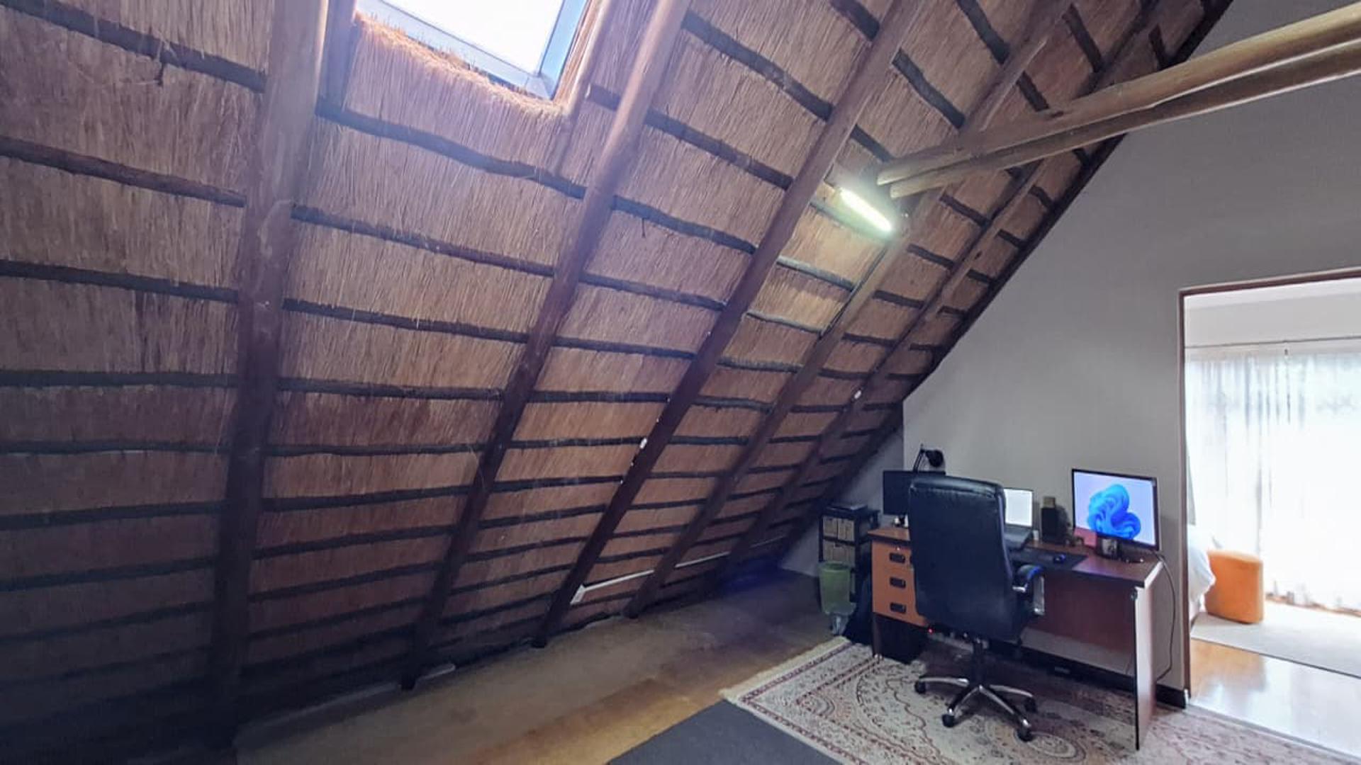 Study - 39 square meters of property in Weltevreden Park