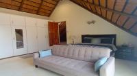 Bed Room 1 of property in Weltevreden Park