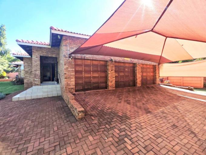 4 Bedroom House to Rent in Cashan - Property to rent - MR712358