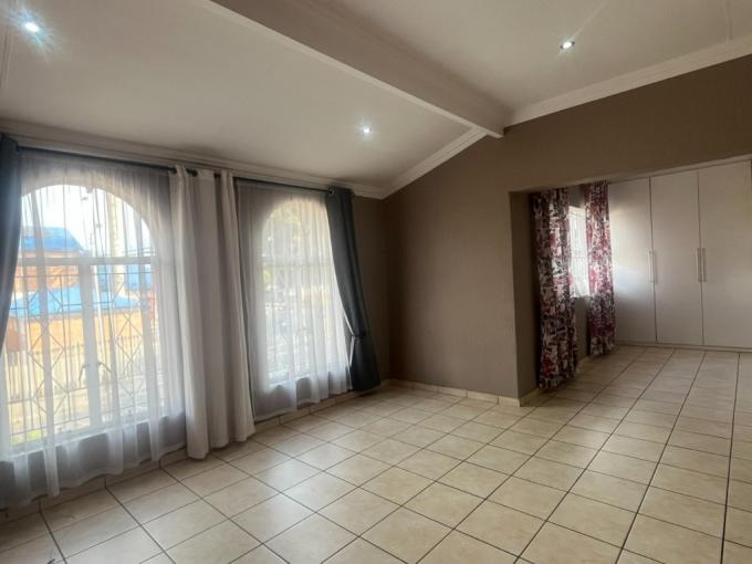 Apartment for Sale For Sale in New Redruth - MR712360