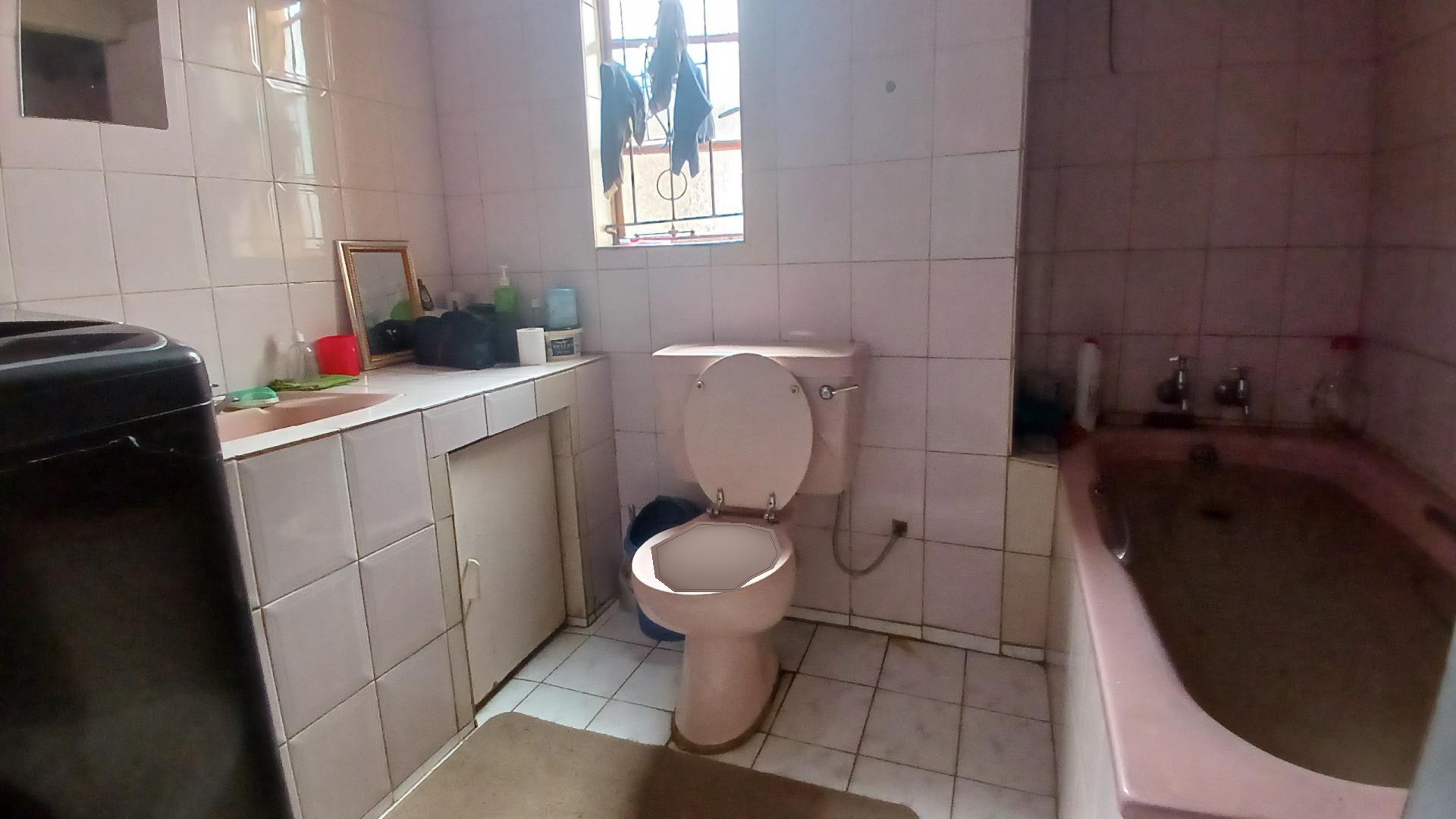 Bathroom 1 of property in Temba