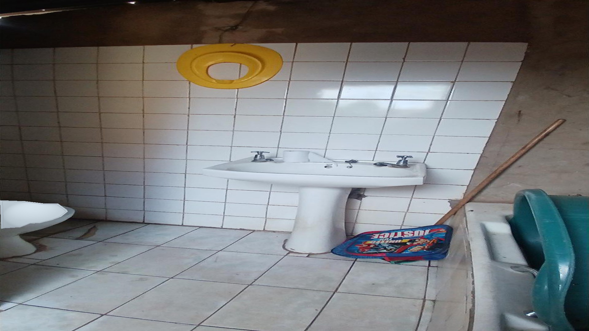Bathroom 2 of property in Temba