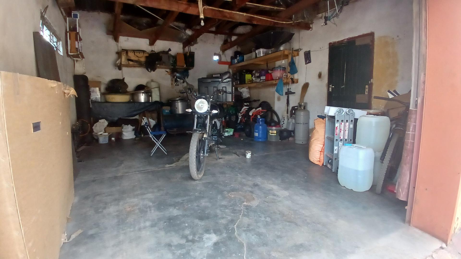 Garage of property in Temba