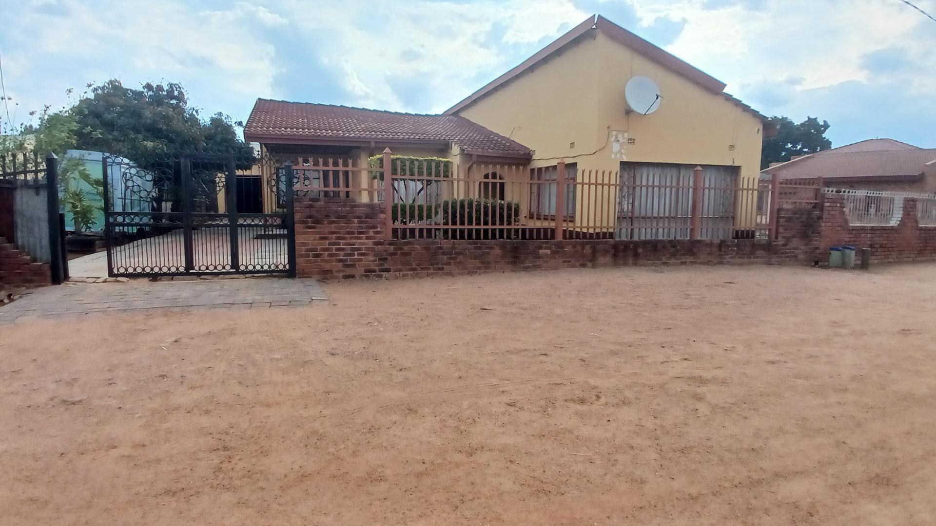 Front View of property in Temba