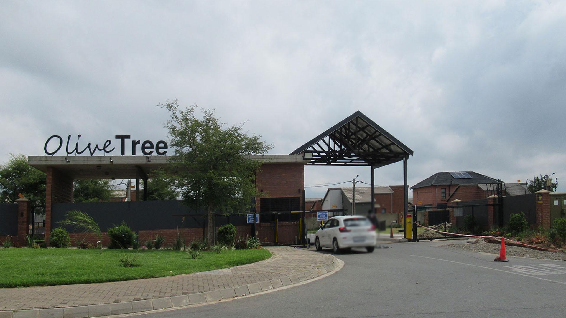 Front View of property in South Hills