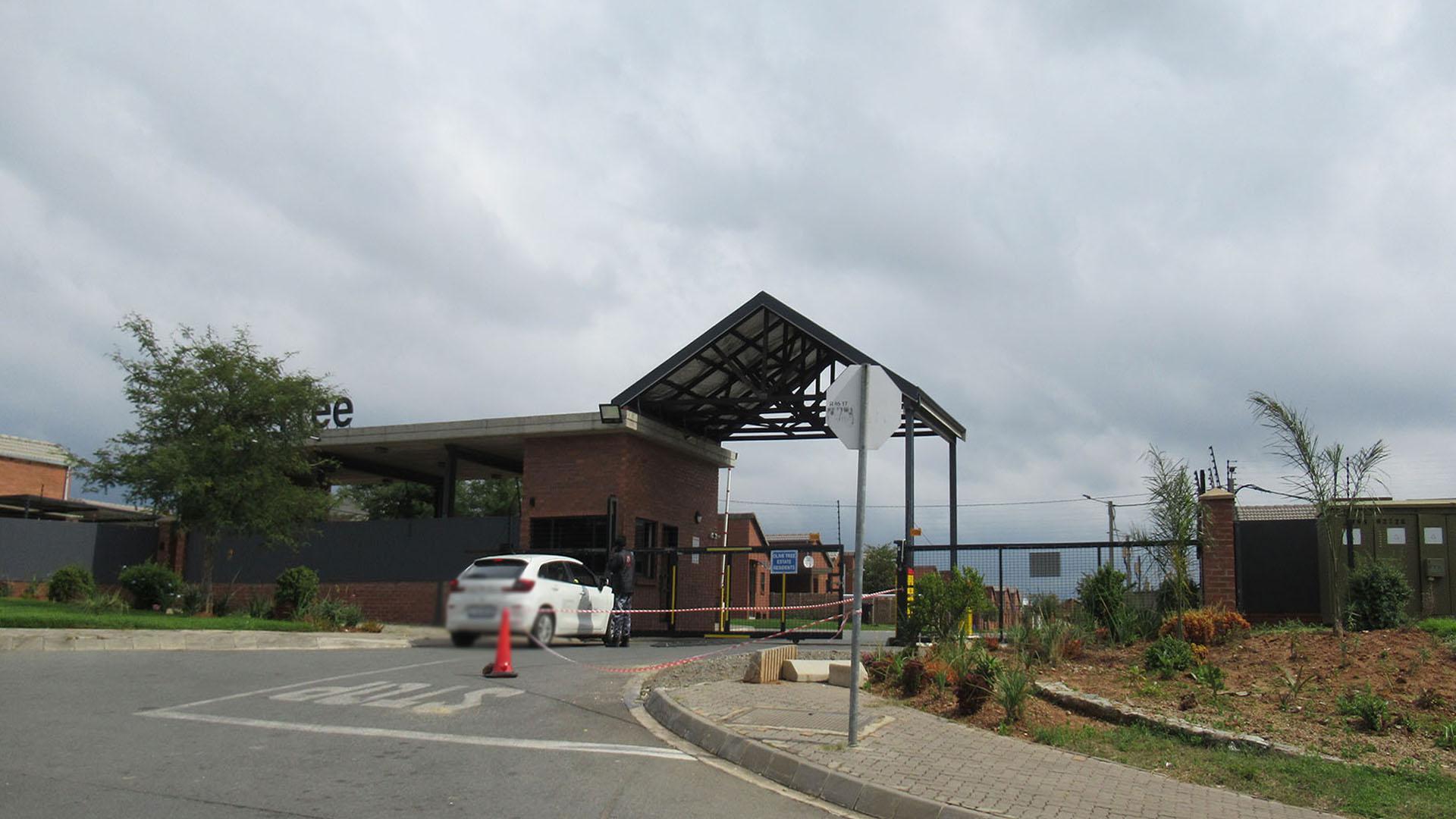 Front View of property in South Hills