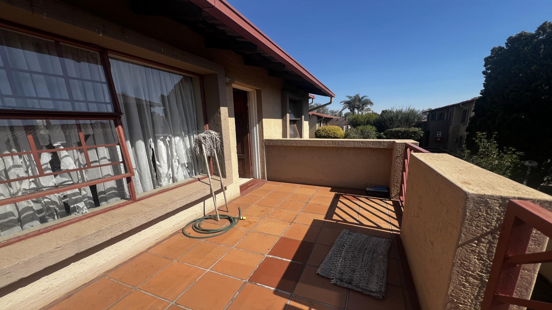 Balcony of property in Lakefield