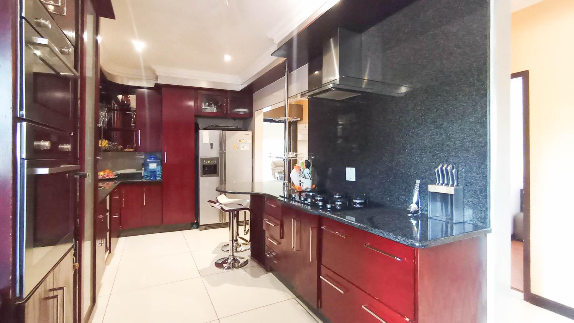  of property in Waterkloof Ridge