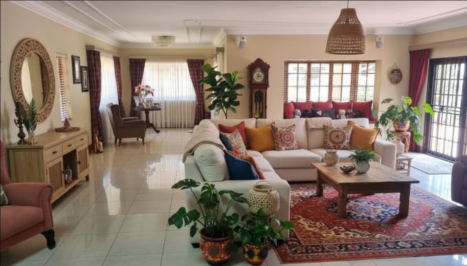 5 Bedroom House for Sale For Sale in Lakefield - MR712411