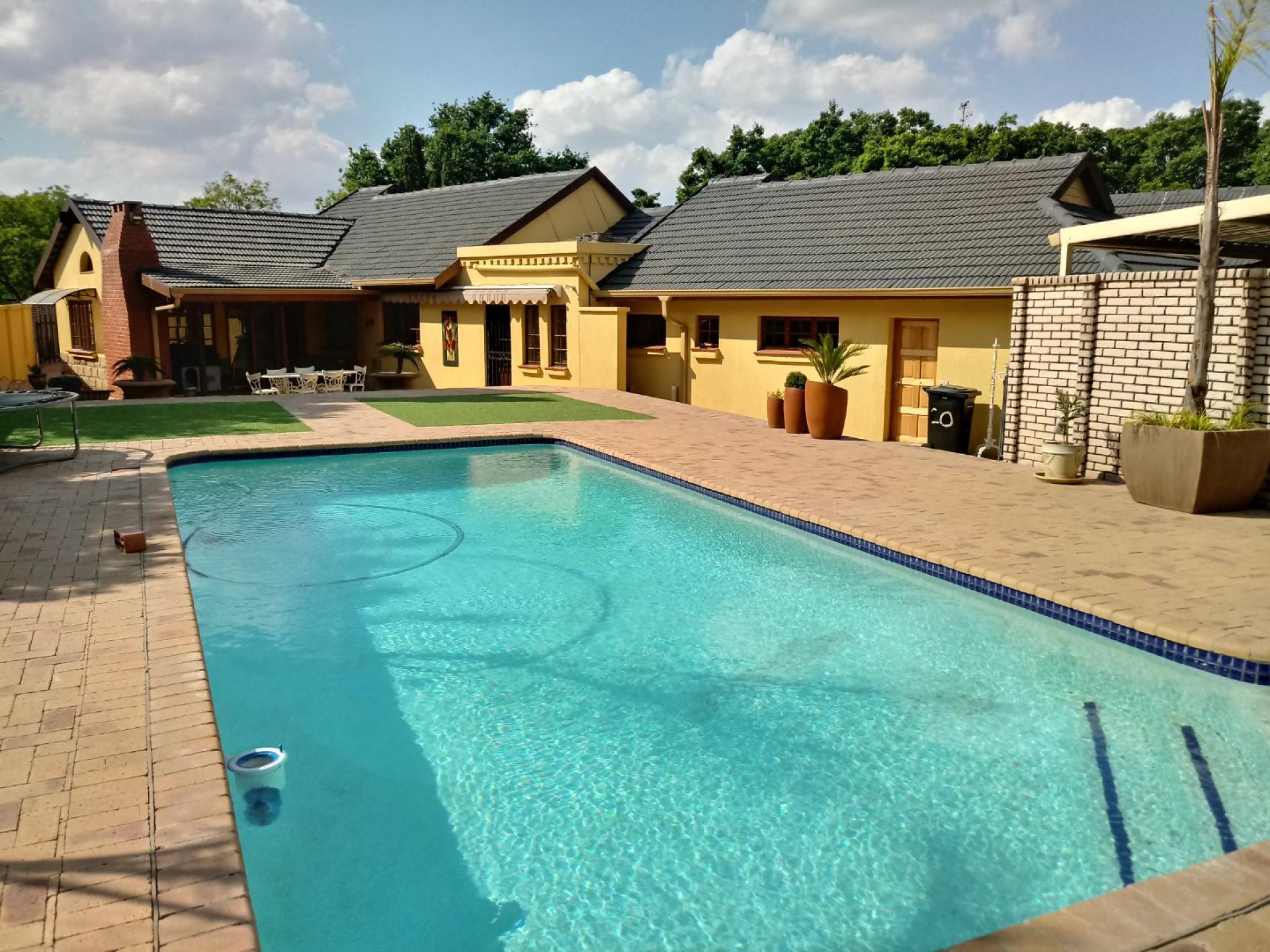  of property in Lakefield