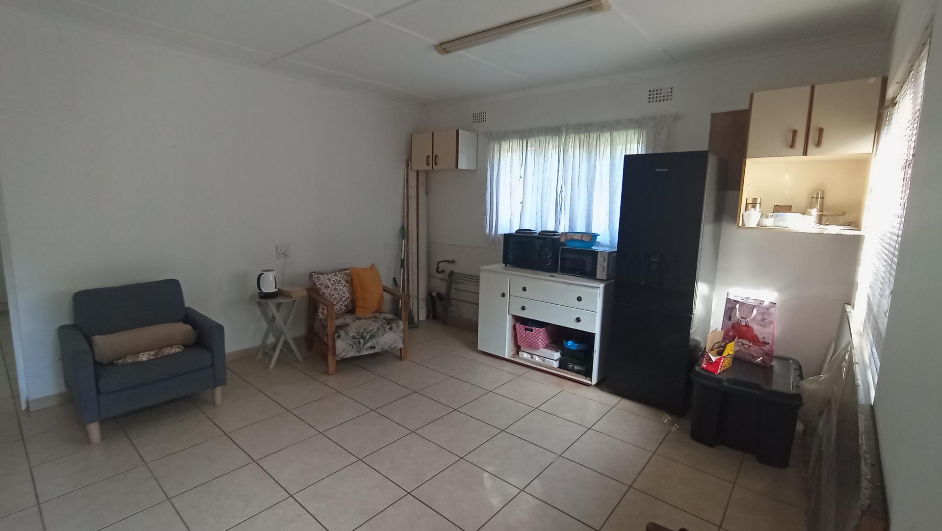 Dining Room - 32 square meters of property in Bulwer (Dbn)