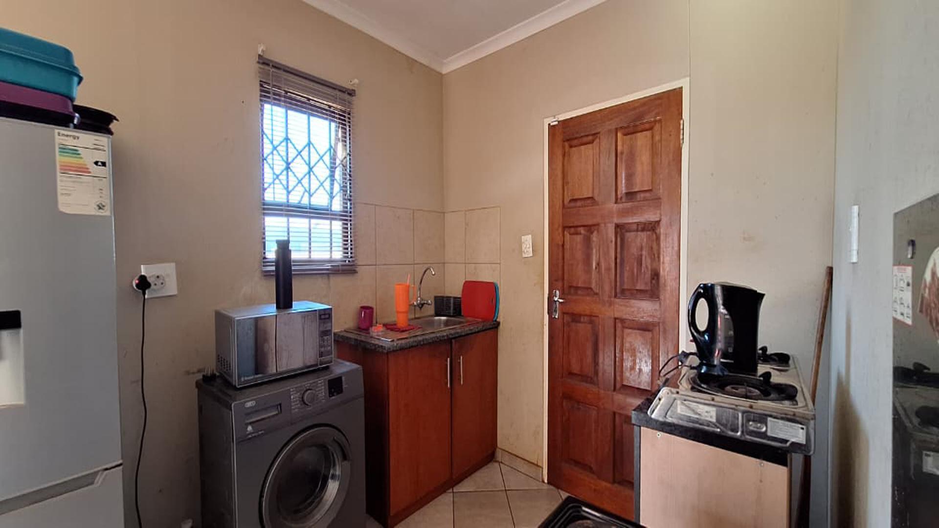 Kitchen of property in Protea Glen