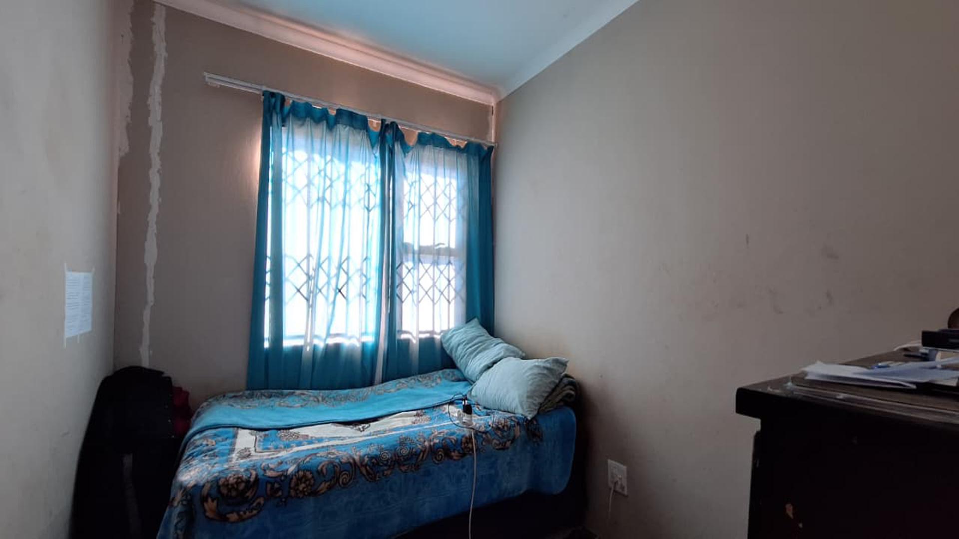 Bed Room 3 of property in Protea Glen