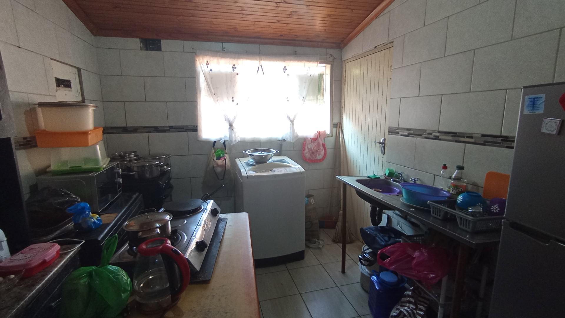 Kitchen - 8 square meters of property in Bombay Heights