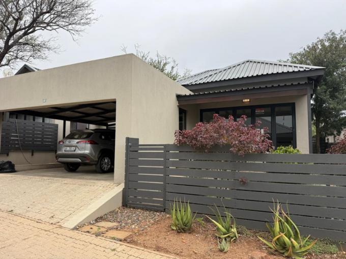 2 Bedroom Simplex for Sale For Sale in Hoedspruit - MR712481