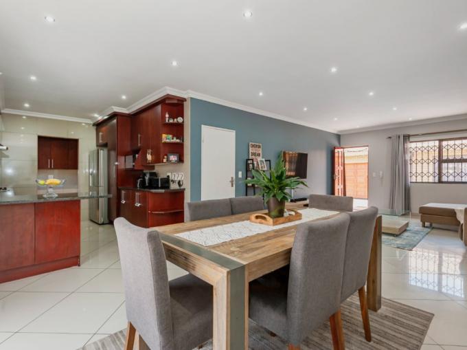 3 Bedroom Simplex for Sale For Sale in New Redruth - MR712490