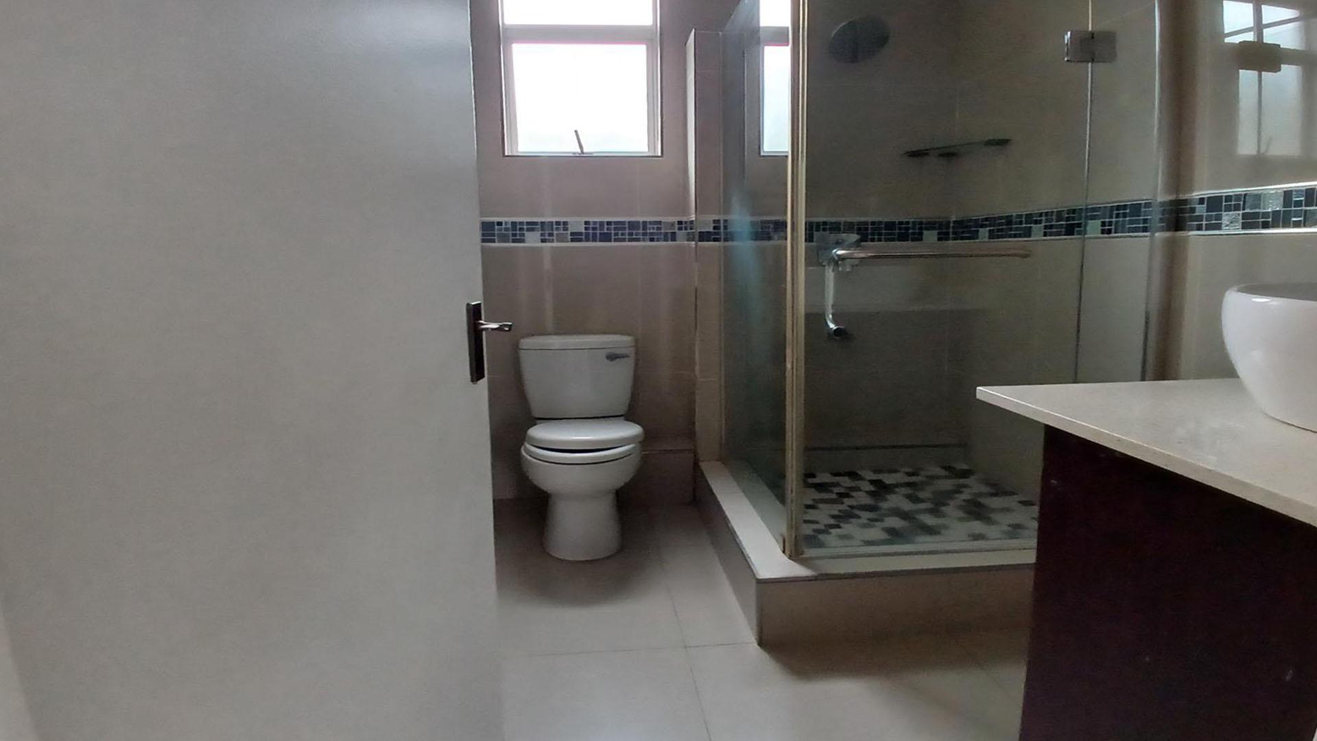 Bathroom 1 - 4 square meters of property in Riverside - DBN