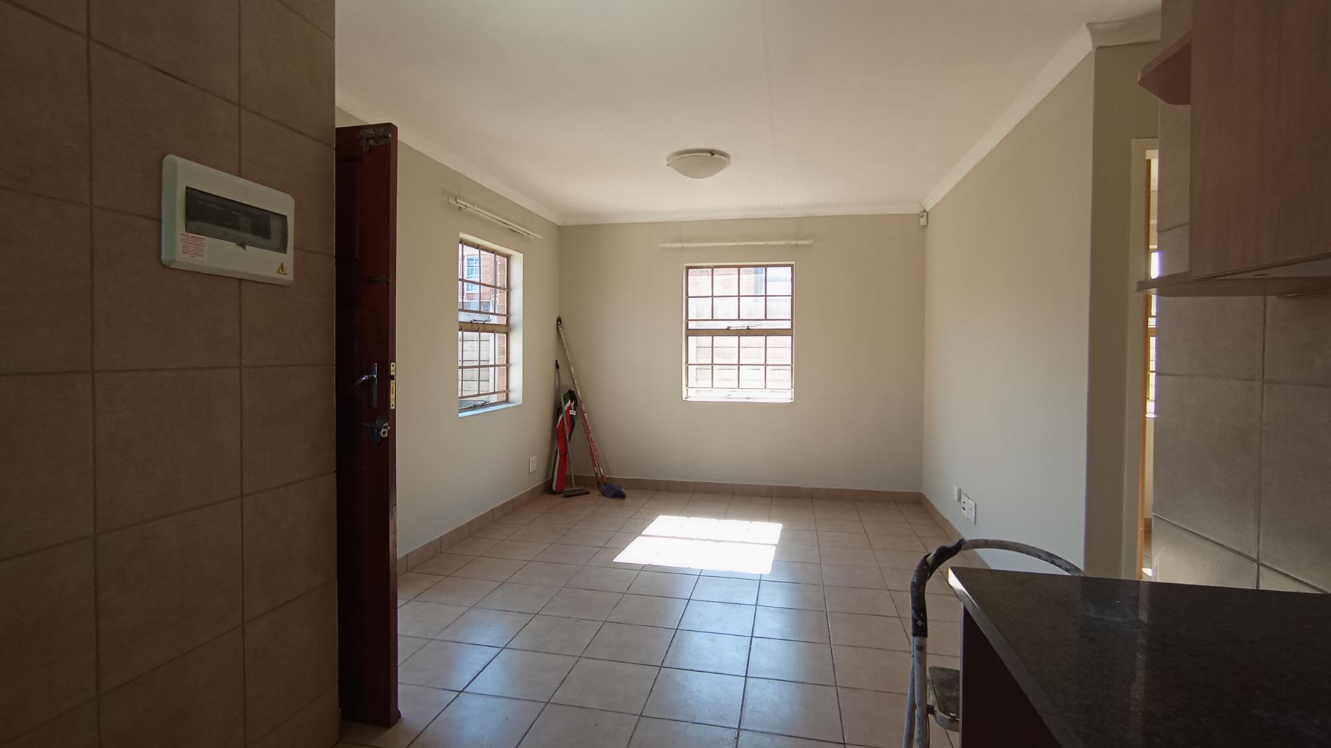 Kitchen - 6 square meters of property in Olievenhoutbos