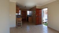Lounges - 13 square meters of property in Olievenhoutbos