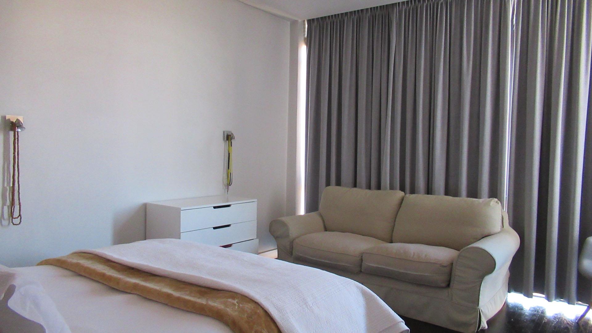 Bed Room 2 of property in Newtown