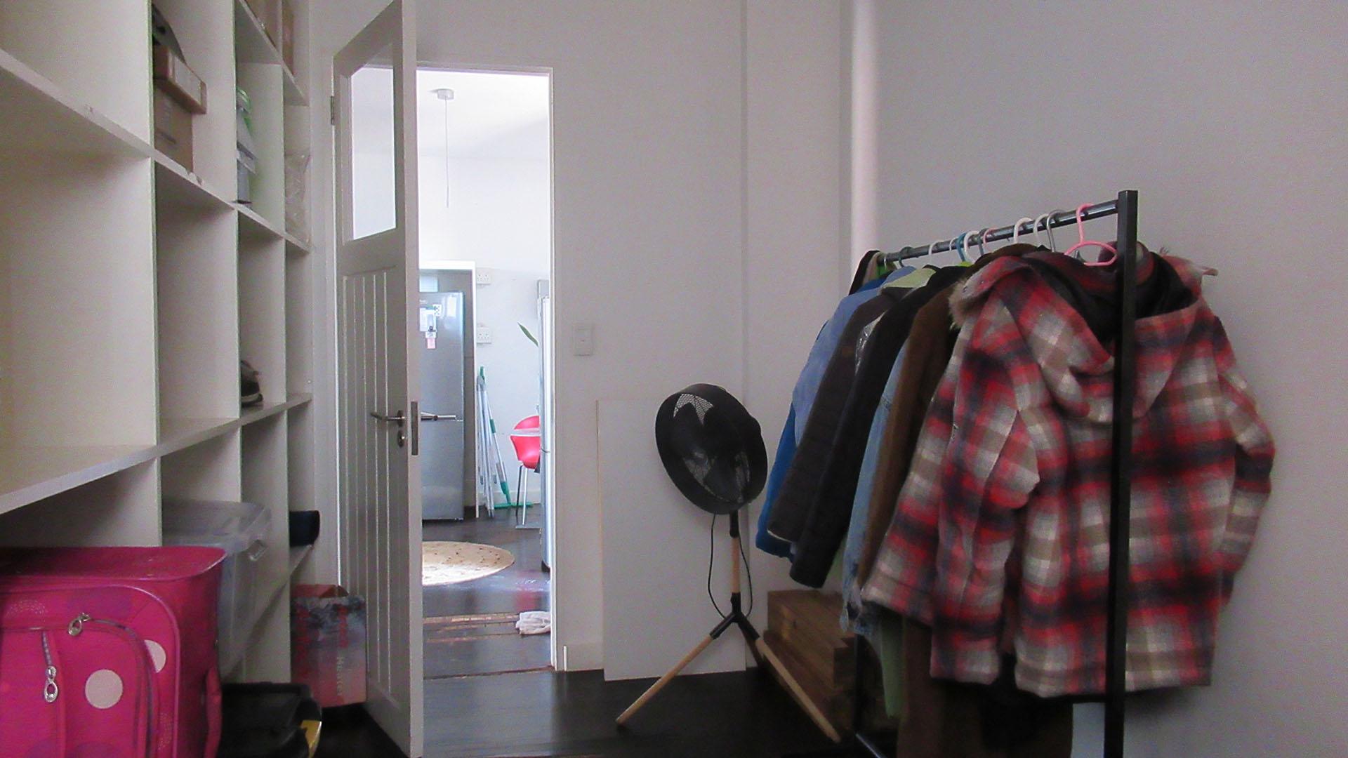 Bed Room 1 - 13 square meters of property in Newtown
