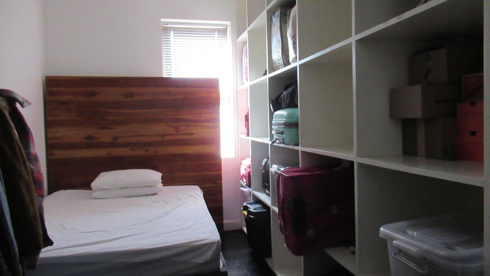 Bed Room 1 - 13 square meters of property in Newtown