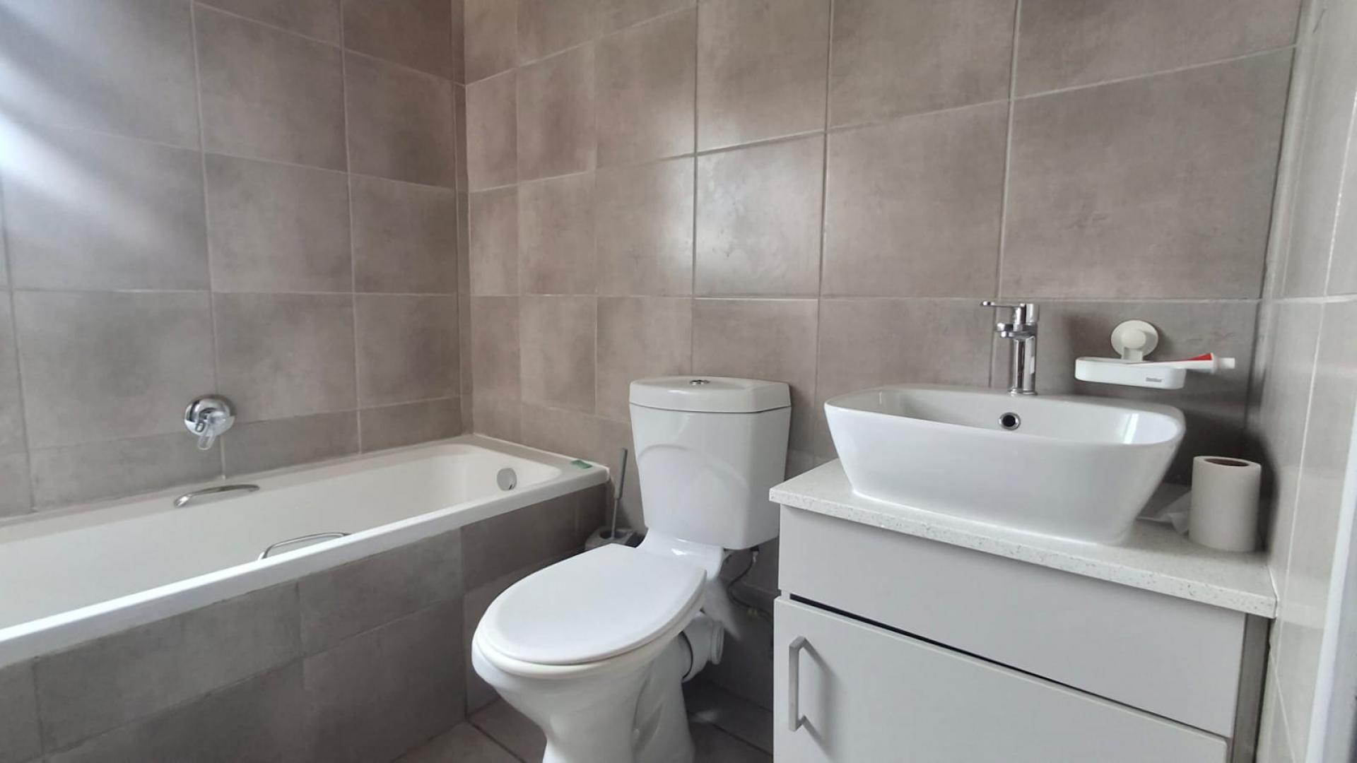 Bathroom 1 of property in Mindalore