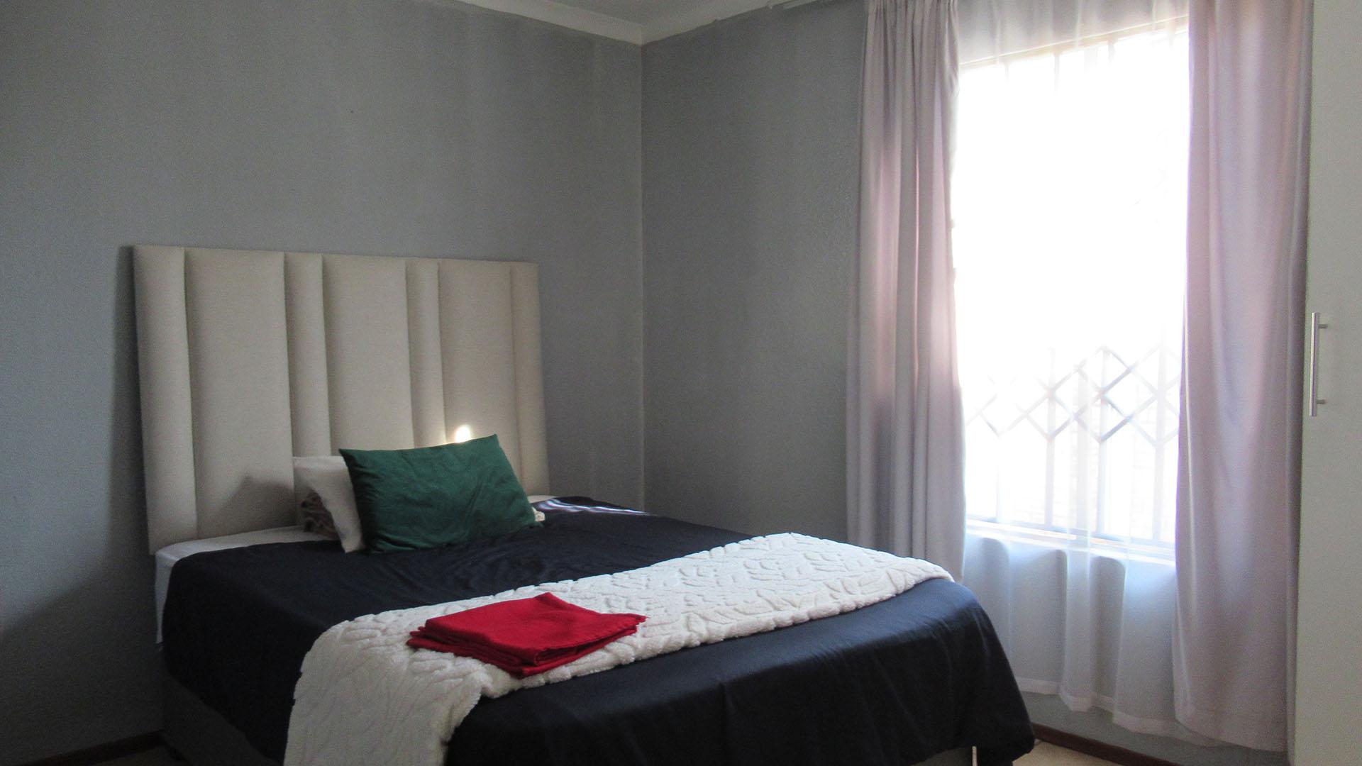 Bed Room 2 - 10 square meters of property in Zandspruit