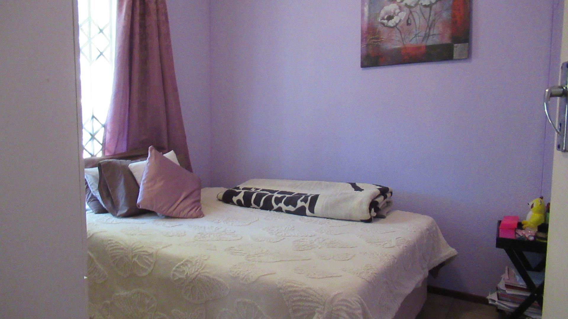 Bed Room 1 - 9 square meters of property in Zandspruit