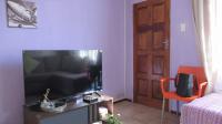Lounges - 13 square meters of property in Zandspruit