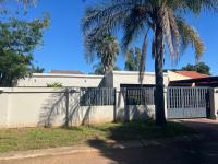  of property in Theresapark