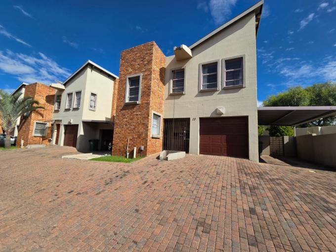 3 Bedroom Simplex for Sale For Sale in Meyersdal - MR712567