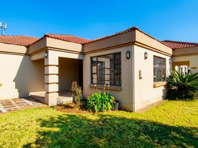 4 Bedroom House for Sale For Sale in Dawn Park - MR712594