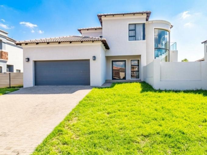 4 Bedroom House for Sale For Sale in Blue Valley Golf Estate - MR712596