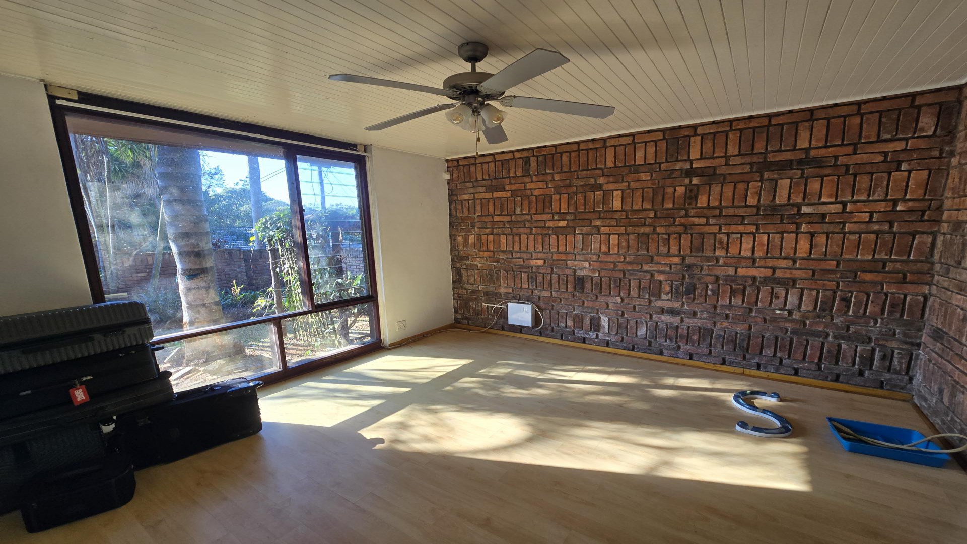 Lounges of property in White River